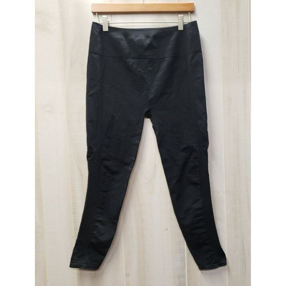 Fabletics Sync Leggings Perforated Black Large High Rise 7/8 Length LG1935205